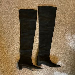 Incredible pair of thigh high elasticized Italian Boots - size 9